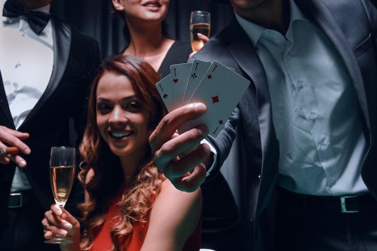 তিন পত্তি টেবিল গাইডে dd444 পরিচিতি
